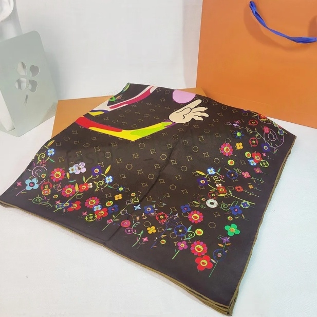 Écharpe en soie de designer oriental Cherry Floral Womens Pashmina Bandband Cashmere Femmes Élégantes Écharpe en soie de luxe 90 * 90cm