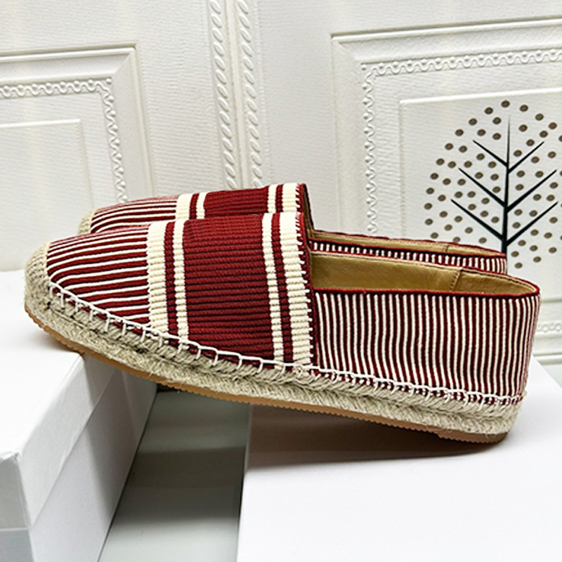 Mocassins de créateurs Les Espadrilles Triomphe Chaussures plates Femmes Toile Espadrille Mocassins Sandales en cuir Chaussures décontractées 853