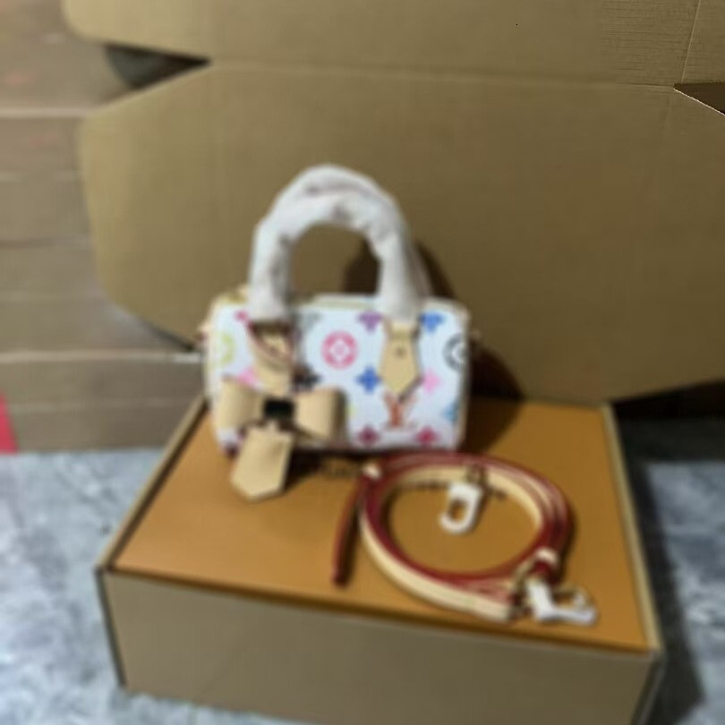 Designer crossbody bag, handbag, shoulder bag Straight Hair White Three Colors 16cm Pillow Single Shoulder Crossbody Small Mini Same Style
