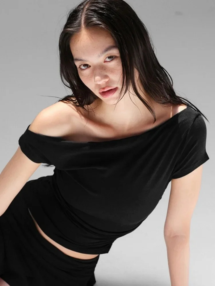 Fashion d'été Sexy Couleurs solides Vêtements Vêtements décontractés à manches courtes Slash Shirts pour femmes One épaule Streetwear Y2K Top 250