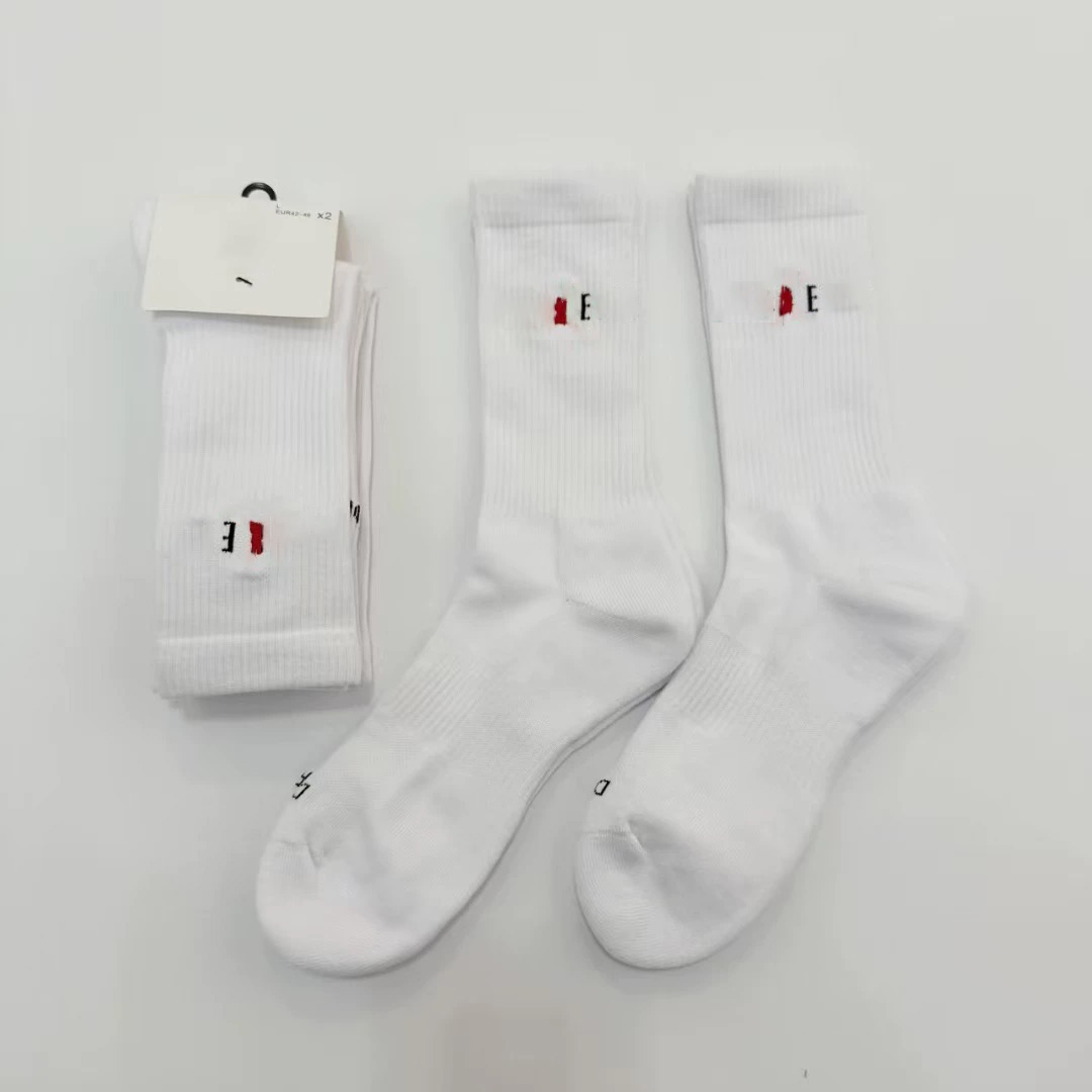 for 42-46size 4 Pairs/Lot Black White Mens Letter Solid Color Cotton Tube Socks Set Ins Tide Street Wear All-Match Sports Long Socks
