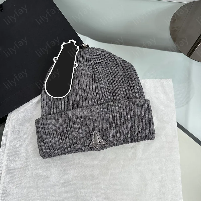 Luxury Knitted Hat for Women Cross Pattern Warm Winter Beanie Bonnet Embroidery Outdoor Beanies Cap Multi Colors