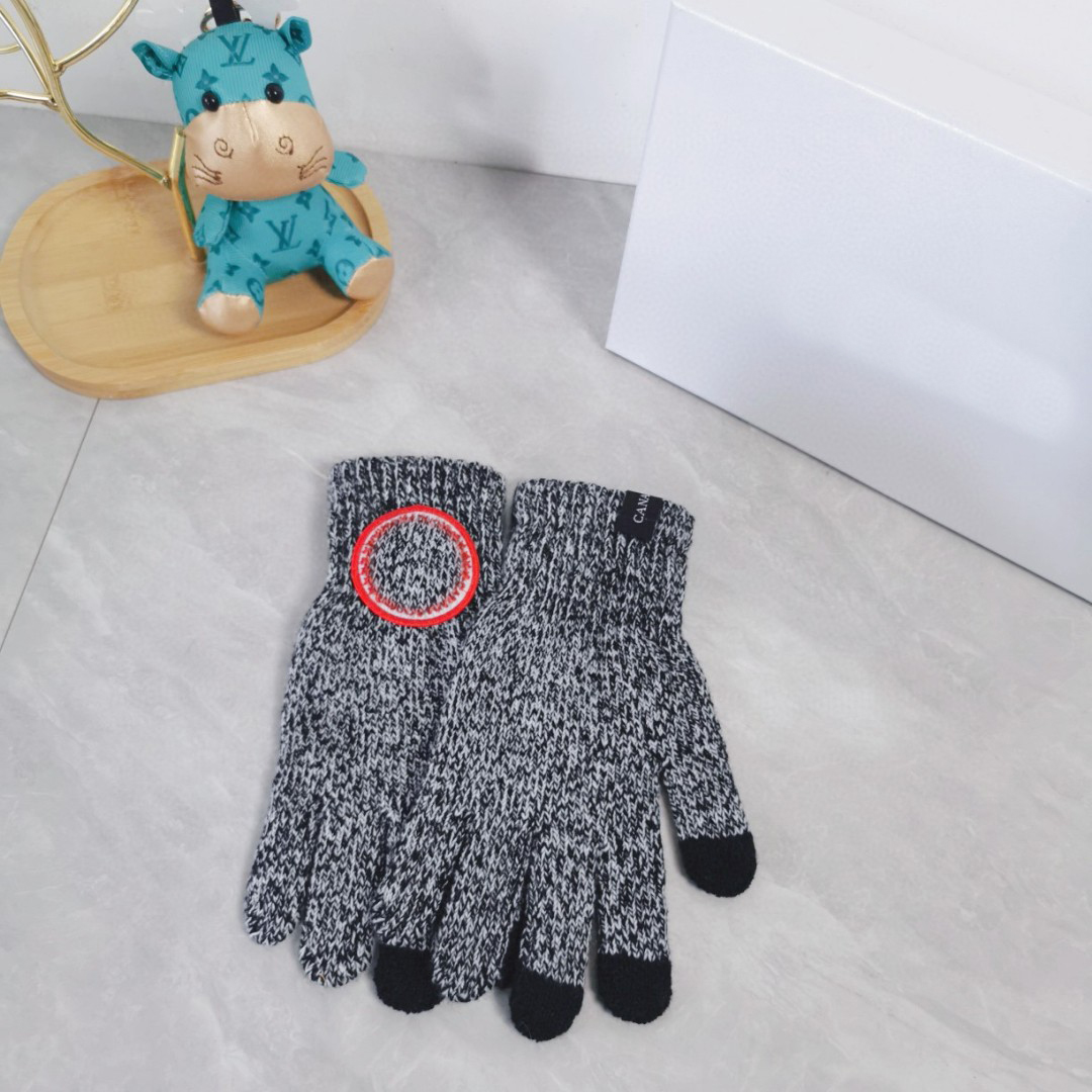 Fashion Knitted Designer Glove for Women Men Autumn Winter Warm Five Fingers Lady Casual Outdoor Ski Gloves High Quality Casual Style Winter Glove K