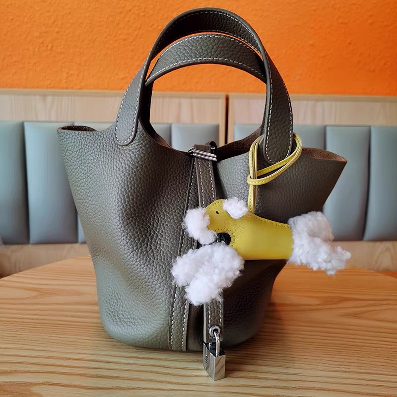 High-quality leather mini pony bag pendant for ladies, hand-stitched sheepskin keychain, suitable for matching with various bags