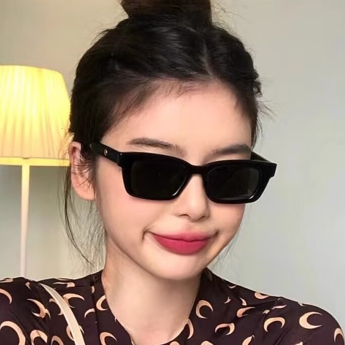 Quality Brand High Quality New Style Free Delivery Designer 2025 Personalized Small Frame Female Jennie Same Style Korean Fashion Street Photography