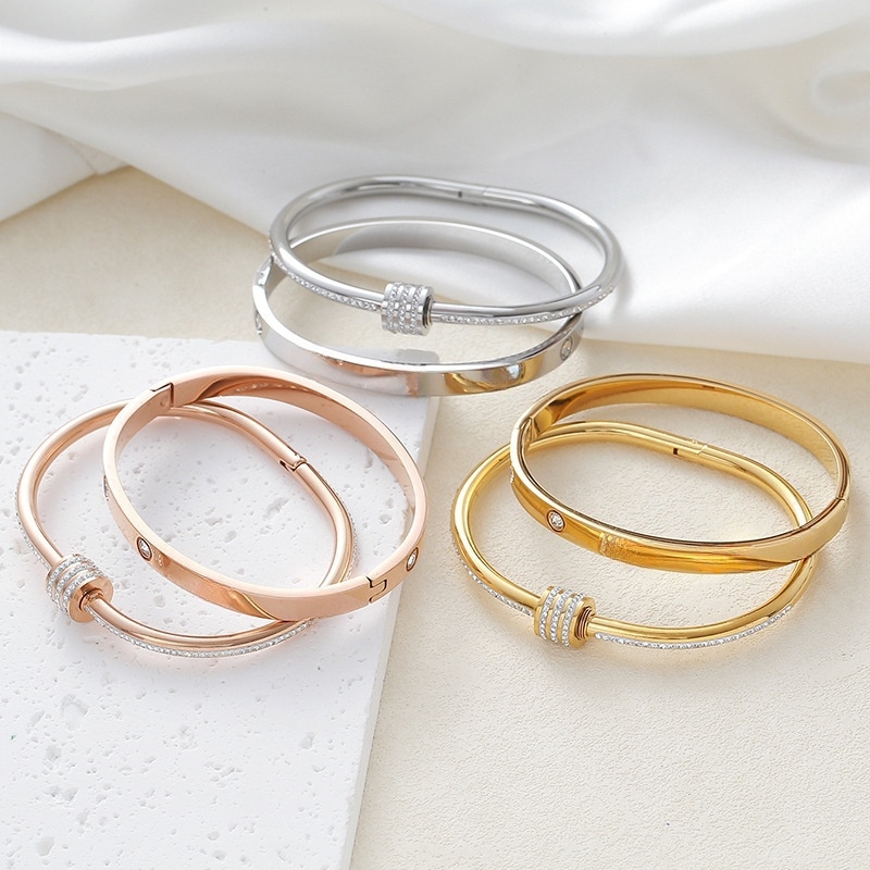 Bracelet Designer Bijoux de luxe Bangle bracelet plaqué Gold Bracelet Pile non ternissante Diamètre féminin diamètre de 6 cm de large 4 mm / 6 mm