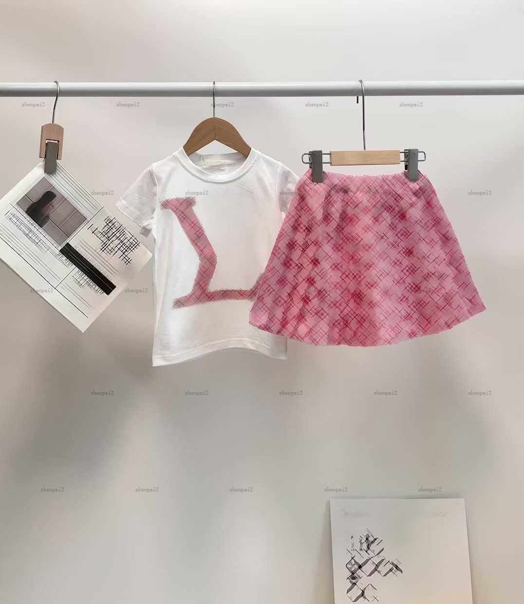 Luxury girls dress suit Flower printing baby two-piece kids designer clothes Multi-color combination design T-shirts and skirts A071X02N016
