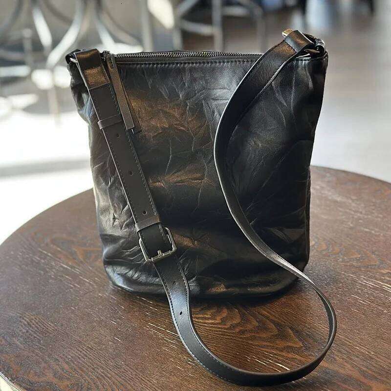 Johnature Casual Genuine Leather Bucket Bag 2025 New Solid Color Pleated Versatile Women's Shoulder Crossbody Bags