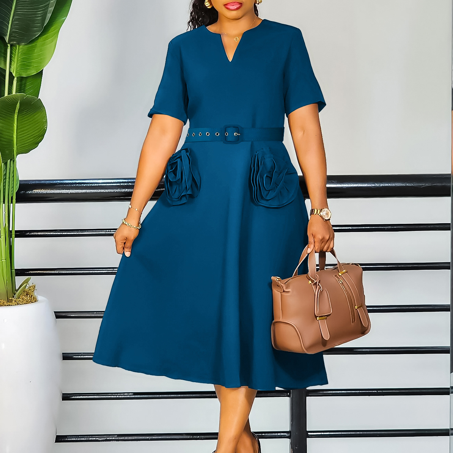 D576 Foreign Trade Women's Fashion 2025 Summer New V-neck Elegant Short Sleeve Waist-cinching A-line Dress Plus Size European and American Dres