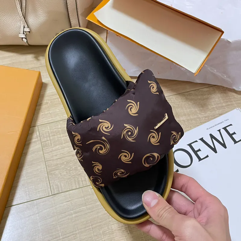 Designer Slippers Inverted Triangle Platform Sandals Luxury Flat Slipper Comfortable Bech Straw Sandal Slides Embroidered High Quality Lympia Fla-image-940593836