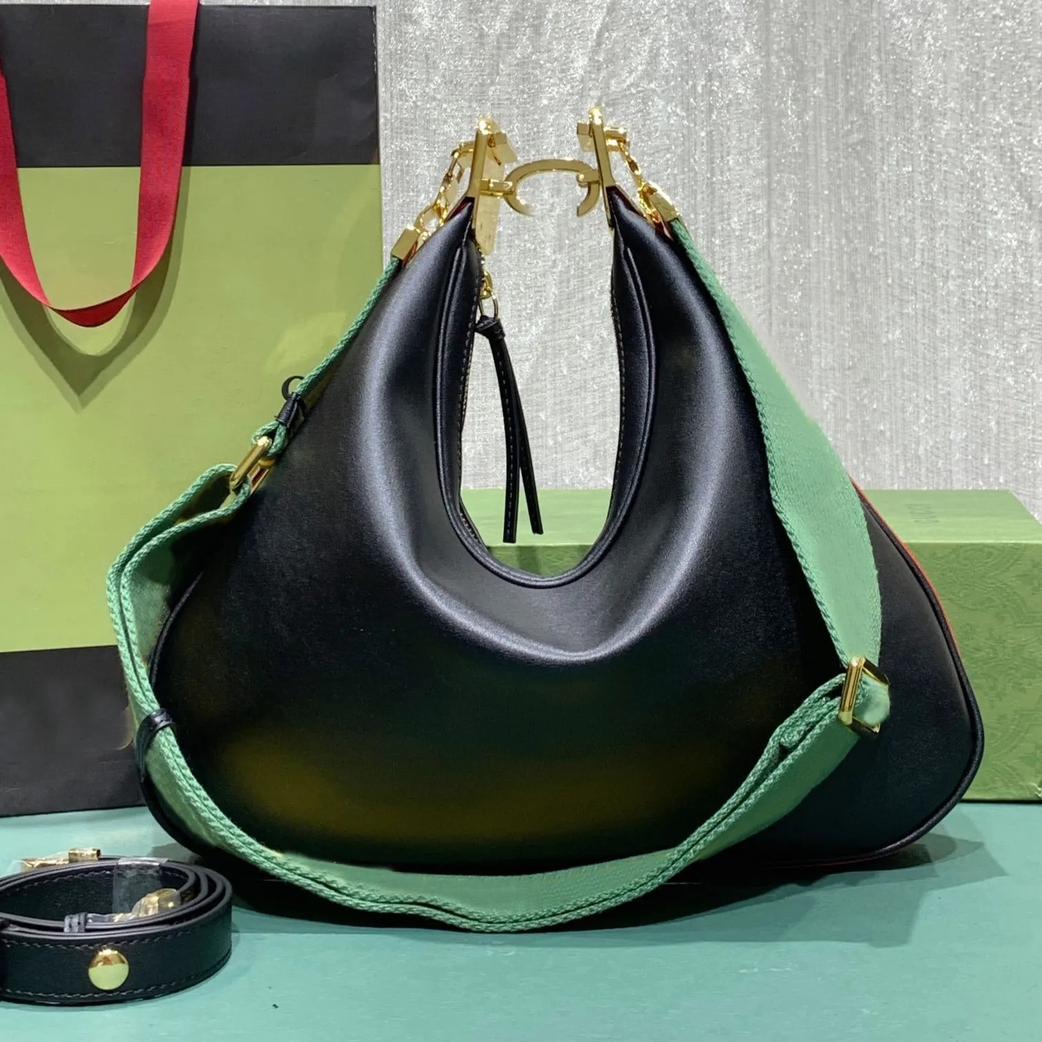 Designer Bags Hobos Totes Women Leather Shoulder bags Match with Colored Striped Nylon Straps Metal Brand Identity Hooks Handbags