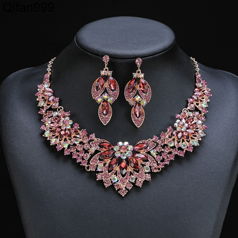 European American Retro 2-Piece Womens Necklace Set New Luxury Vintage Jewelry Exaggerated Leaves Flowers for Bridal Wedding
