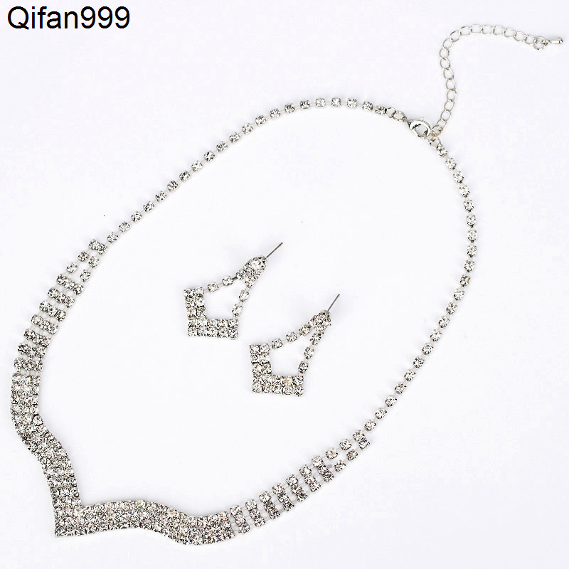 Hot Sell European American Crystal Classic Earring and Necklace Bridal Love Jewellery Sets for Ladies