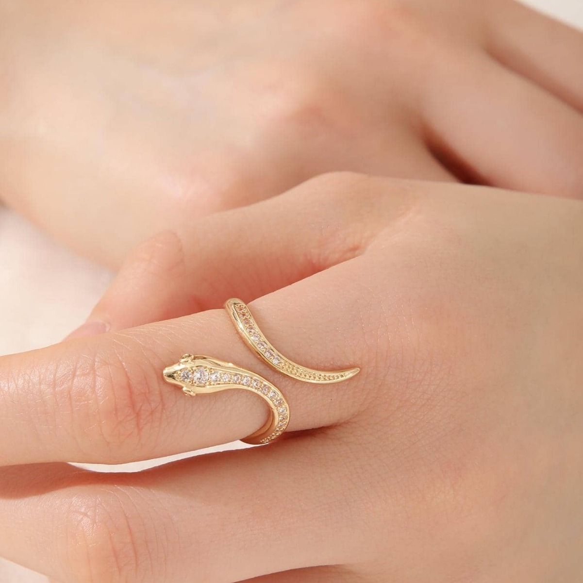 Personality Snake for Women Full Diamond Copper Inlaid Zircon Open Ins Simple Plain Band Tail Ring