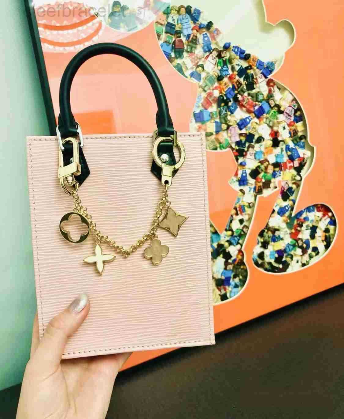 Keychains Lanyards brand Designer Keychain Fashion Purse Pendant Car Chain Charm Bag Keyring Trinket Gifts multicolour with box