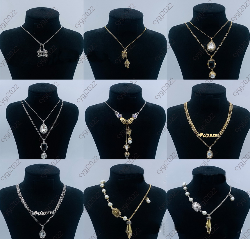 M letter retro finger Skull Skeleton pendant tou classic fashion light luxury men's and women's crystal heart necklace Gothic Designer Jew