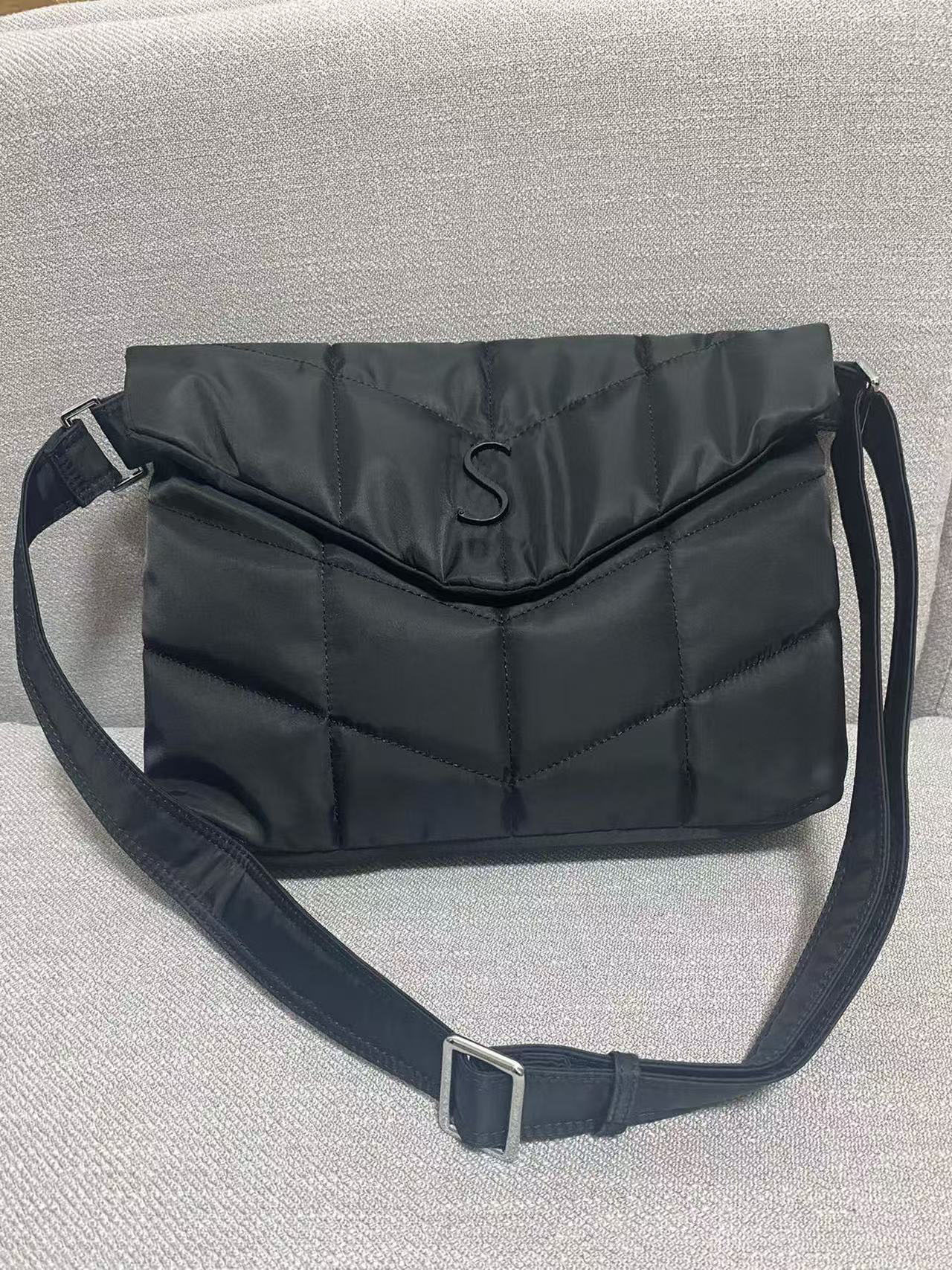 Men and Women Shouder Bag Designer Crossbody Bag Nylon Purse Sweety Pocket Luxury Clutch Handbag School Bag High Quality Messenger Bag Black Large B