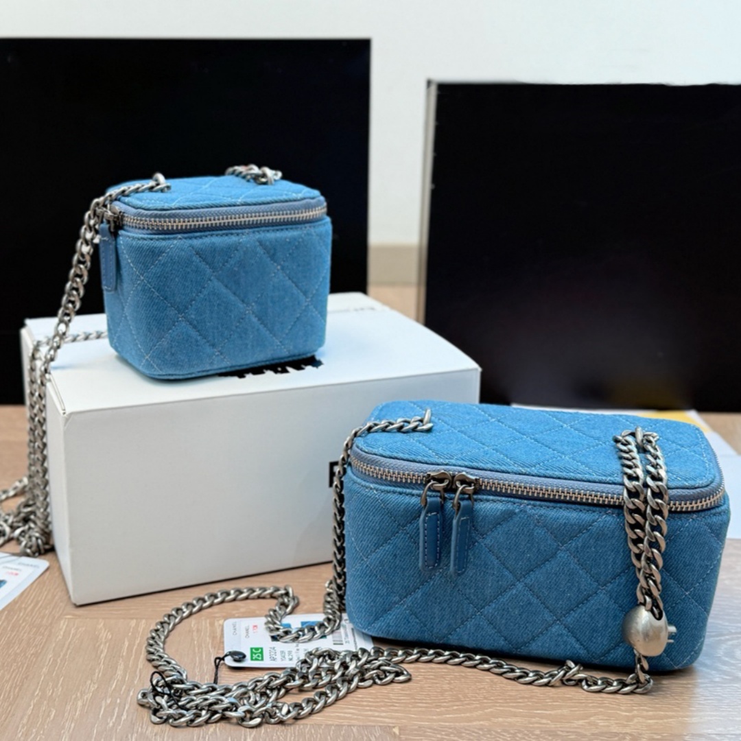 Luxury Designer Love buckle Vanity Bag Women Cosmetic Cases Leather Denim Shoulder Bags Crossbody Handbag makeup bag High Quality Purses