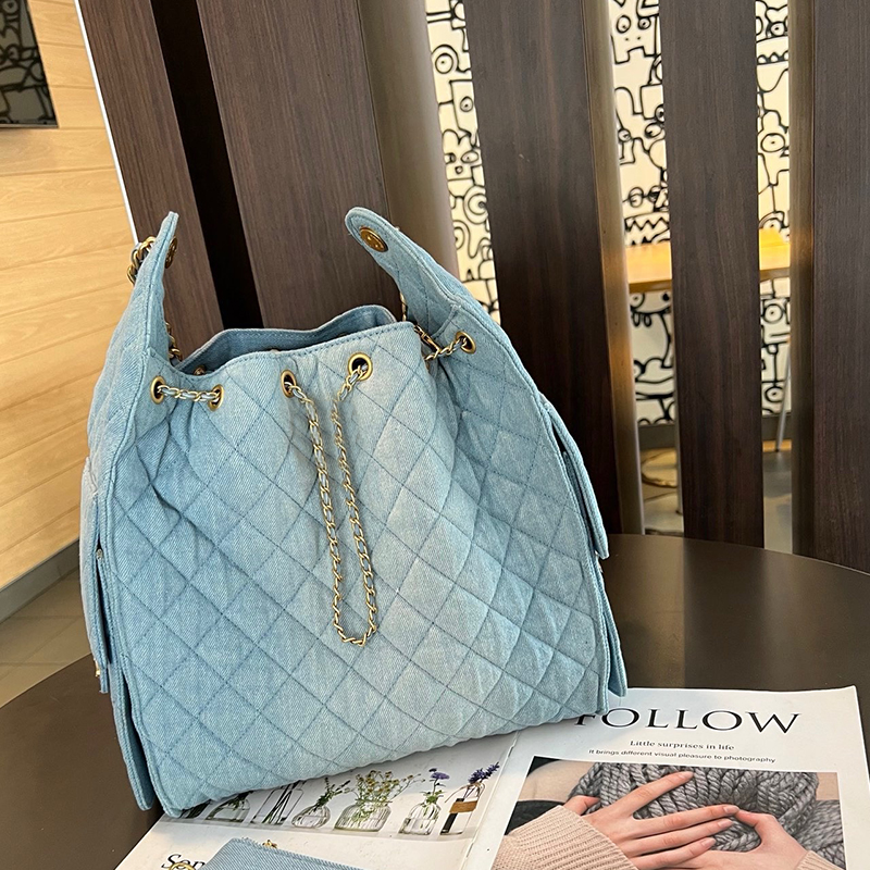 Designer Bag Hippie 25Bag 25s New Luxury Bags Single shoulder Bag Crossbody Bag Underarm Wash water gradient light blue denim bucket Bag Drawstring