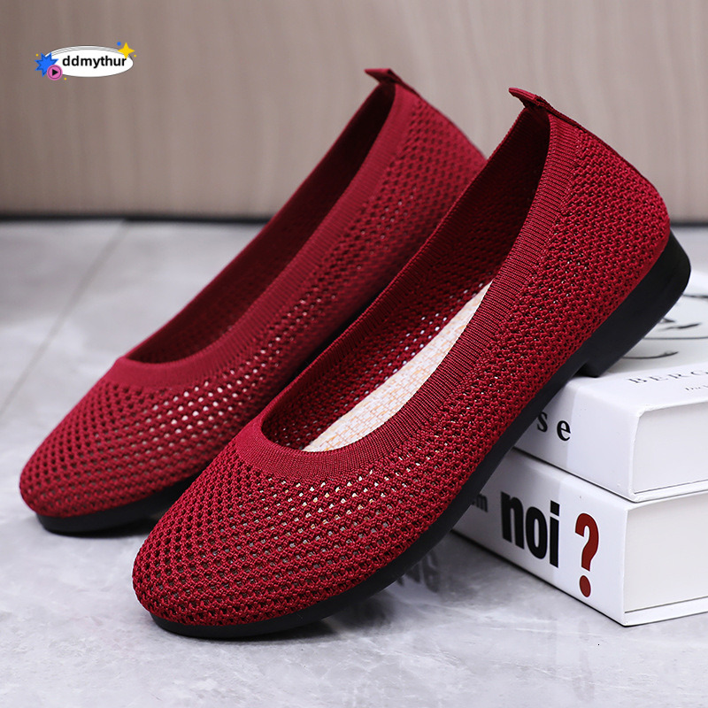 Women's Summer New Versatile Outdoor Slip-On Breathable Mesh High-End Flat Comfortable Soft Sole Mom Shoes ddmythur