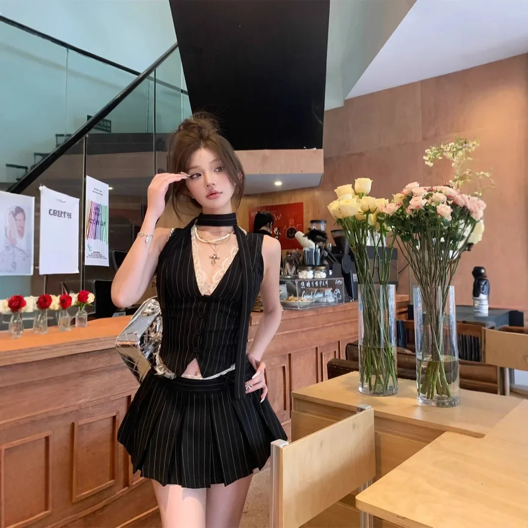 Womens Lace Trim V-Neck Striped Vest And Skirt Set Spring Autumn Miniature Spicy Pleated Half-length Skirt Two-piece Set 250616