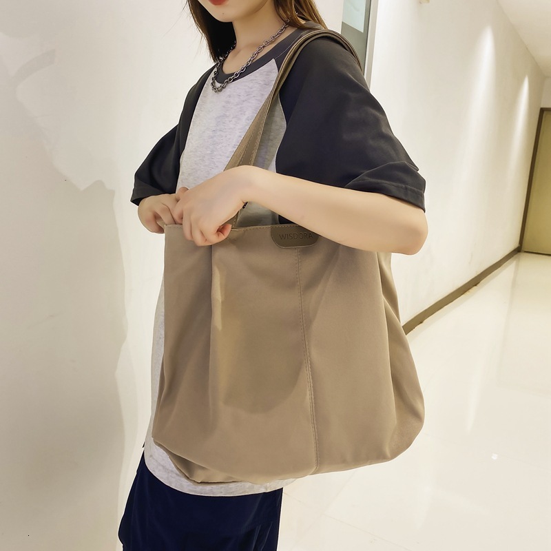 Free shipping designer Large Capacity Nylon Bag for Women Fashionable Casual Shoulder Bag Handbag Suitable for College Students Class and Commuting