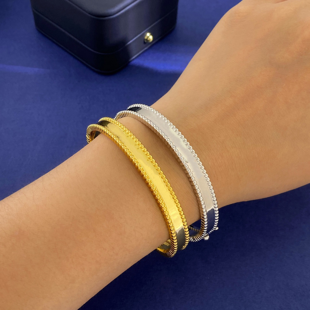 four leaf clover bangle Made of natural shells and natural agate Gold Plated 18K 17CM Designer wide bracelet gold plated bangle for women brand stam