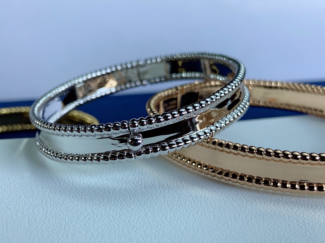 four leaf clover bangle Made of natural shells and natural agate Designer Open bracelet for wrists official reproductions gift for girlfriend 044