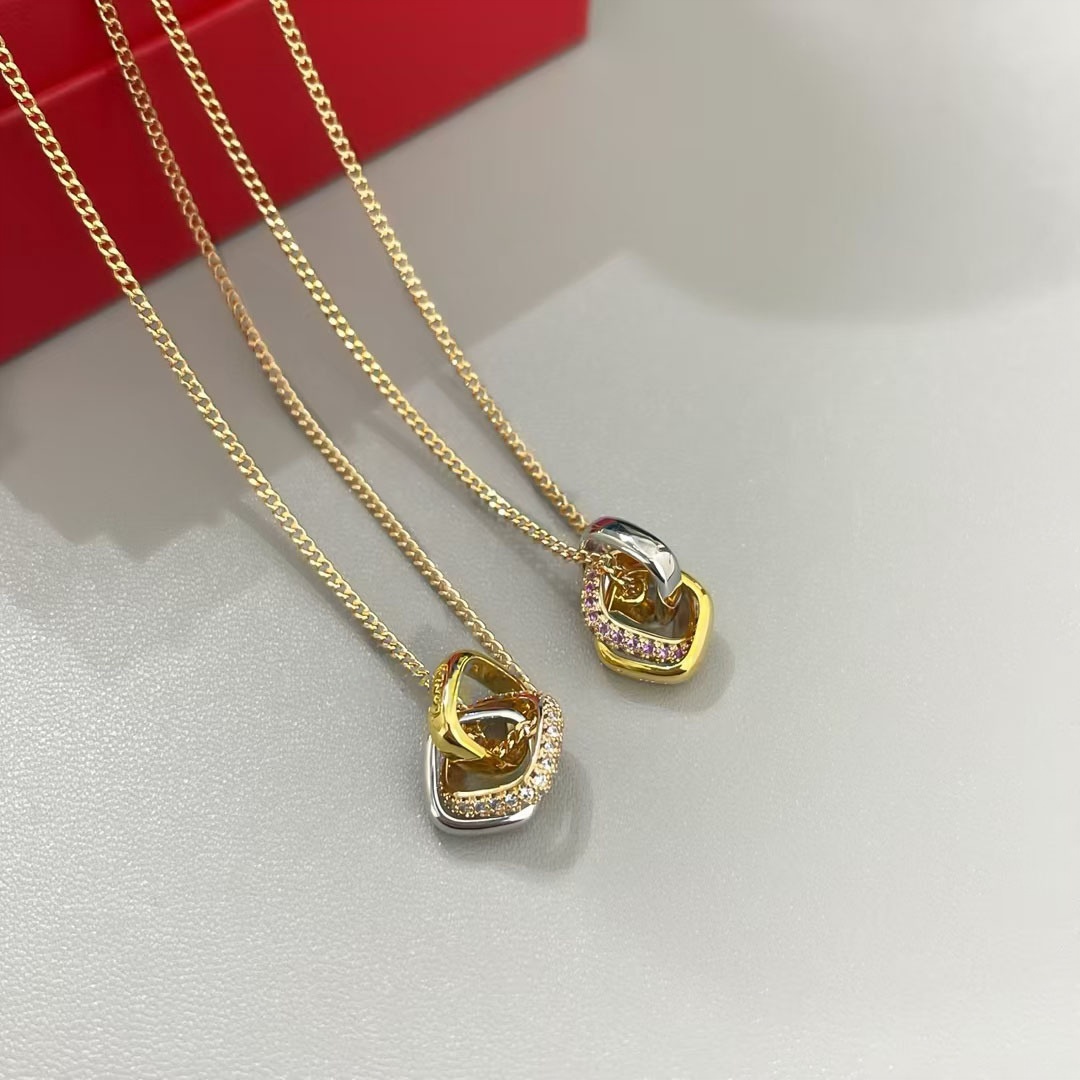 High-end three-ring diamond necklace plated with 18k gold, featuring a luxurious and sophisticated design. Designer women's V-shaped gold colla