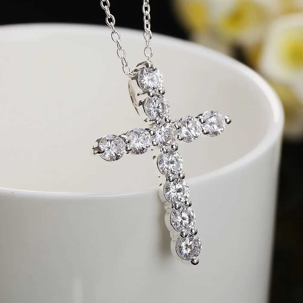 Luxury 925 Sterling Silver Necklace For Women Shiny crystal cross Pendant 18 inch Fashion wedding party Jewelry Christmas Gifts XJ250620
