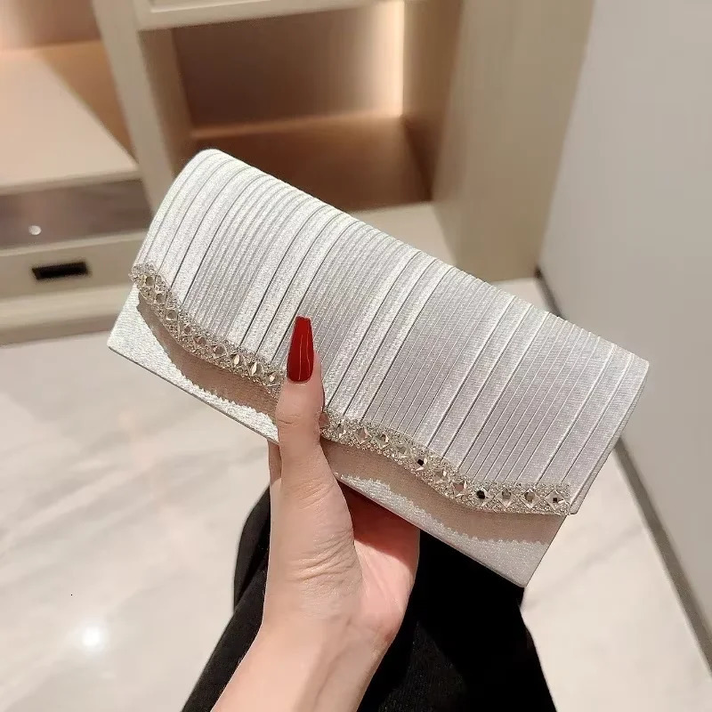 Silver Clutch Bag Ladies Glitter Envelope Evening Bag Fashion Elegant Long Purse Women Chain Shoulder Bags Wedding Party Handbag 250616