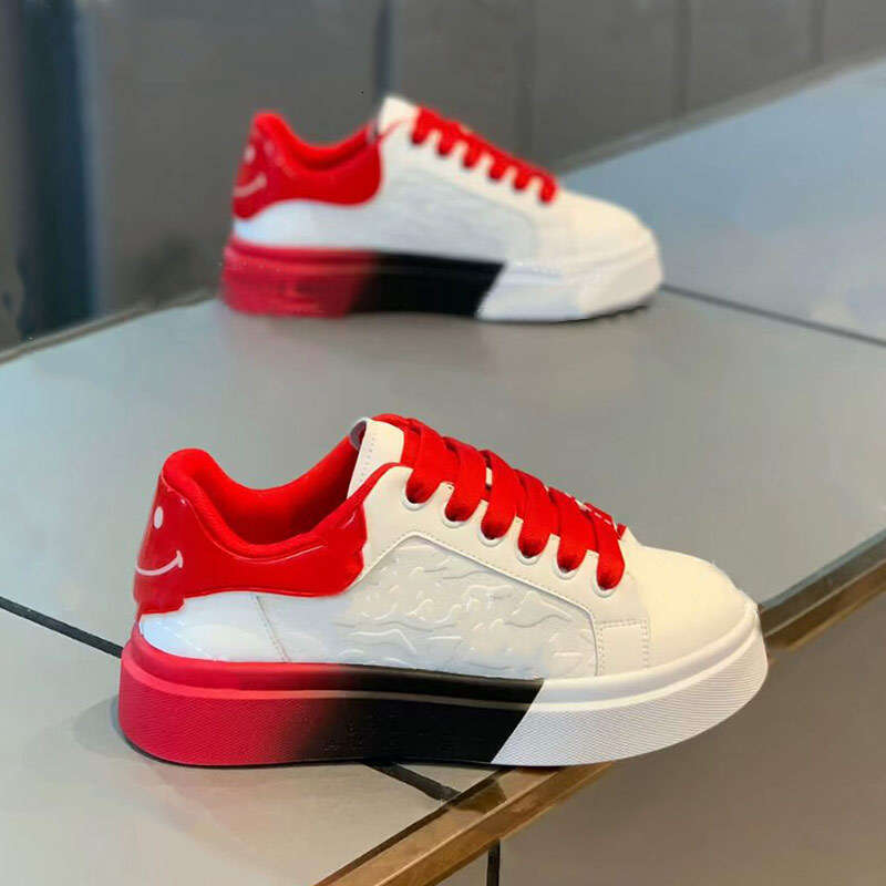 Casual Men's 2024 Spring and Autumn New Breathable Versatile Thick-Soled Height-Increasing White Sneakers Trendy Lightweight Sports Board Shoes