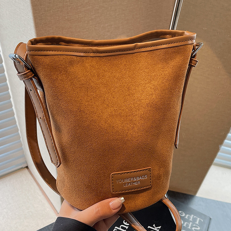 Free shipping designer Fashion Matte Bucket Bag for Women 2025 Summer New Trend Simple Shoulder Bag High Appearance Casual Crossbody Bag