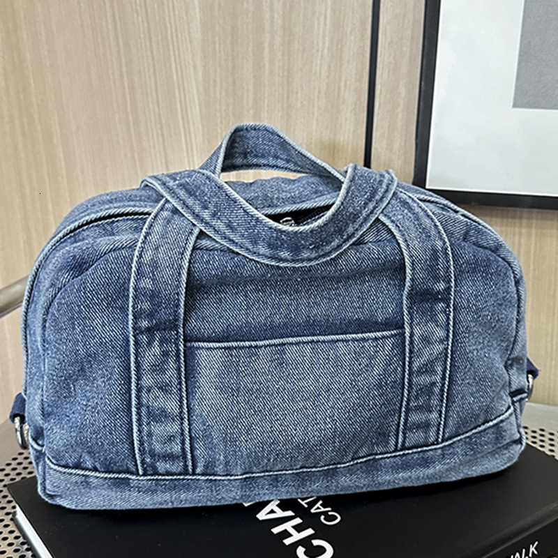 Free shipping designer Bag 2025 New Style Personality Denim Handbag Horizontal Shoulder Crossbody Bag Retro Casual Fashionable Women Small Square Ba