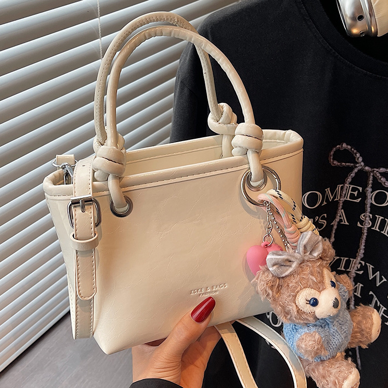 Free shipping designer Bag Simple Bucket Bag Women Bag Large Capacity 2025 Summer New Retro Niche Office Commuter Bag Shoulder Bag