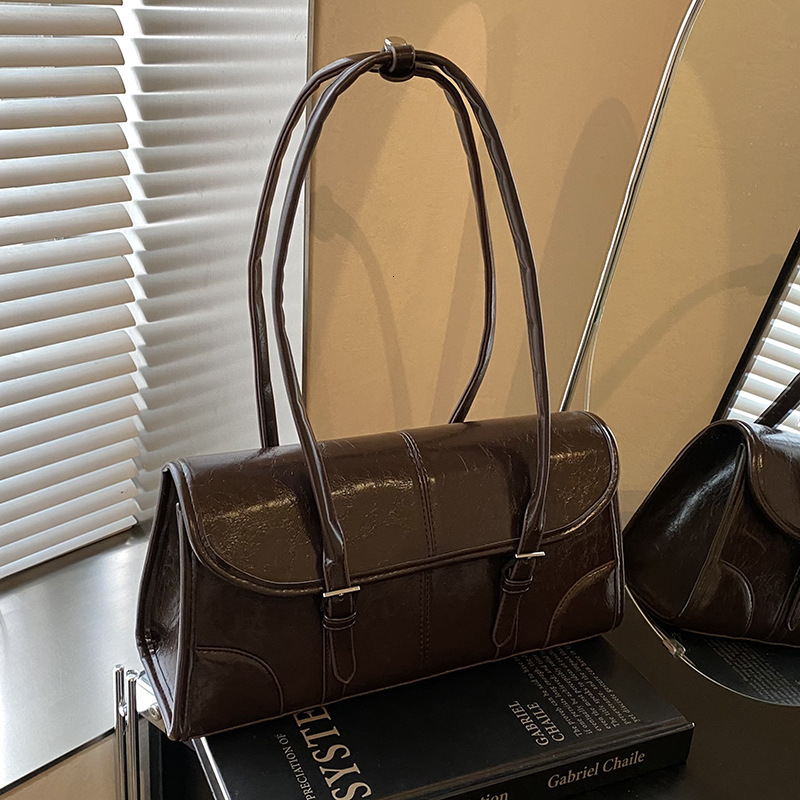 Free shipping designer New Bag Hot Sale Korean Style High-end Retro Oil Wax Leather Handbag Baguette Bag Women Commuter Bag Personality Solid Color