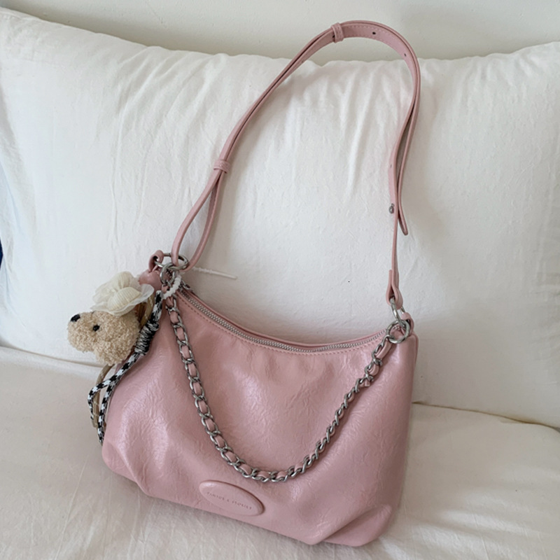 Free shipping designer Bag 2025 New Style Personality Commuter Shoulder Bag Fashion Large Capacity Aesthetic Tote Bag Casual Ins Trend Crossbody Bag
