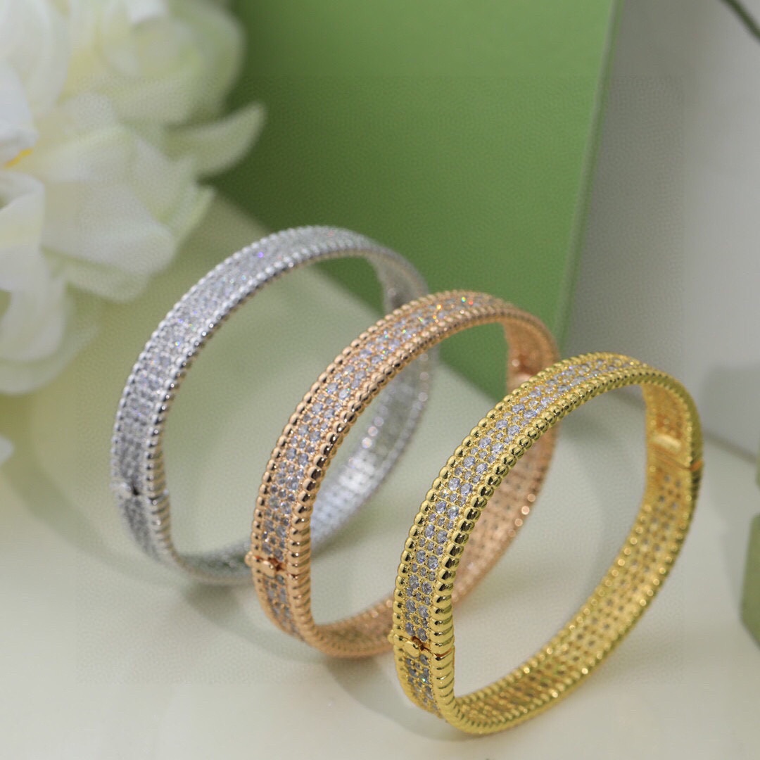 four leaf clover bangle Made of natural shells and natural agate Designer Open bracelet for gold diamond jewelry brand designer 039