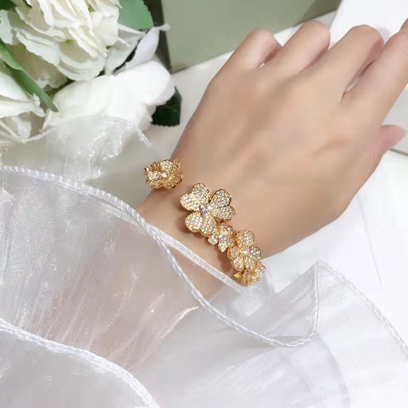 four leaf clover bangle Made of natural shells and natural agate Gold Plated 18K designer for woman T0P quality fashion crystal with box 018