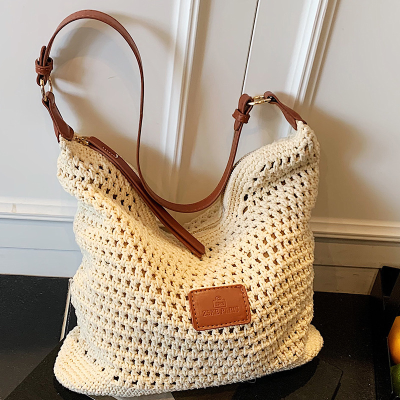 Free shipping designer Woven Hollow Out Bag for Women 2025 New Summer Beach Vacation Travel Tote Bag Beach Bag Underarm Bag