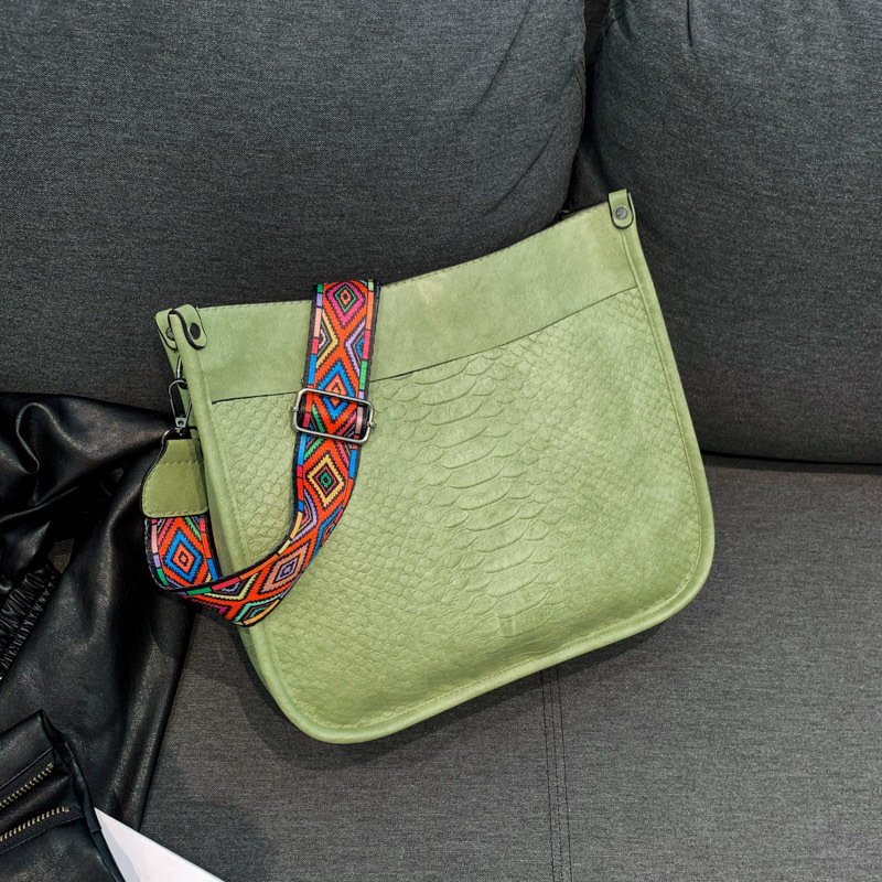 Free shipping designer Women Bag European and American Retro Bucket Bag Casual Versatile Commuter Shoulder Bag Crossbody Bag Large Capacity Embossed