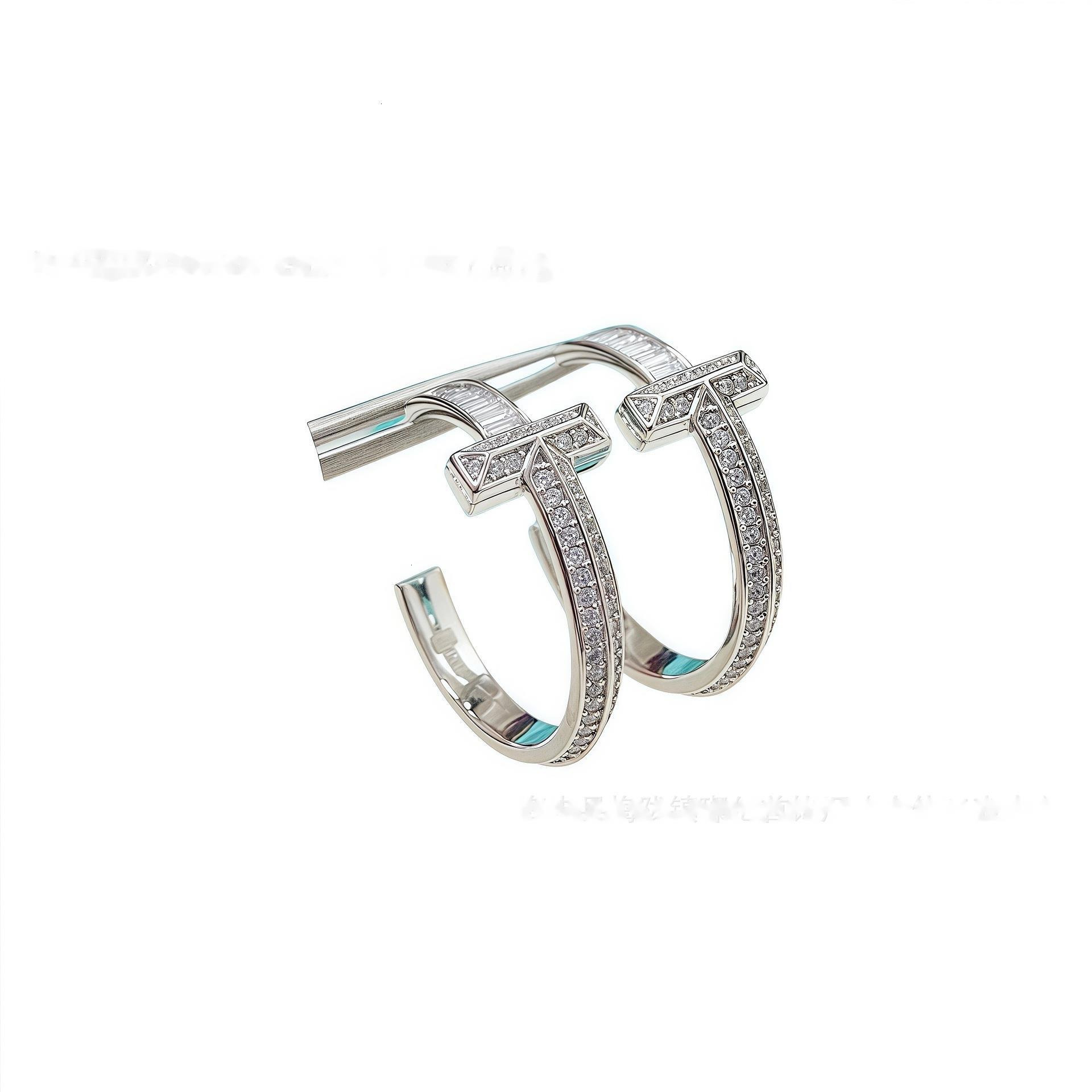 2025 Designer Tifa Luxury Brand Jewelry Accessories Stud Ring Full Diamond Earrings Classic Tshaped Design Ladder Stone Round Diamond Inlaid Thic