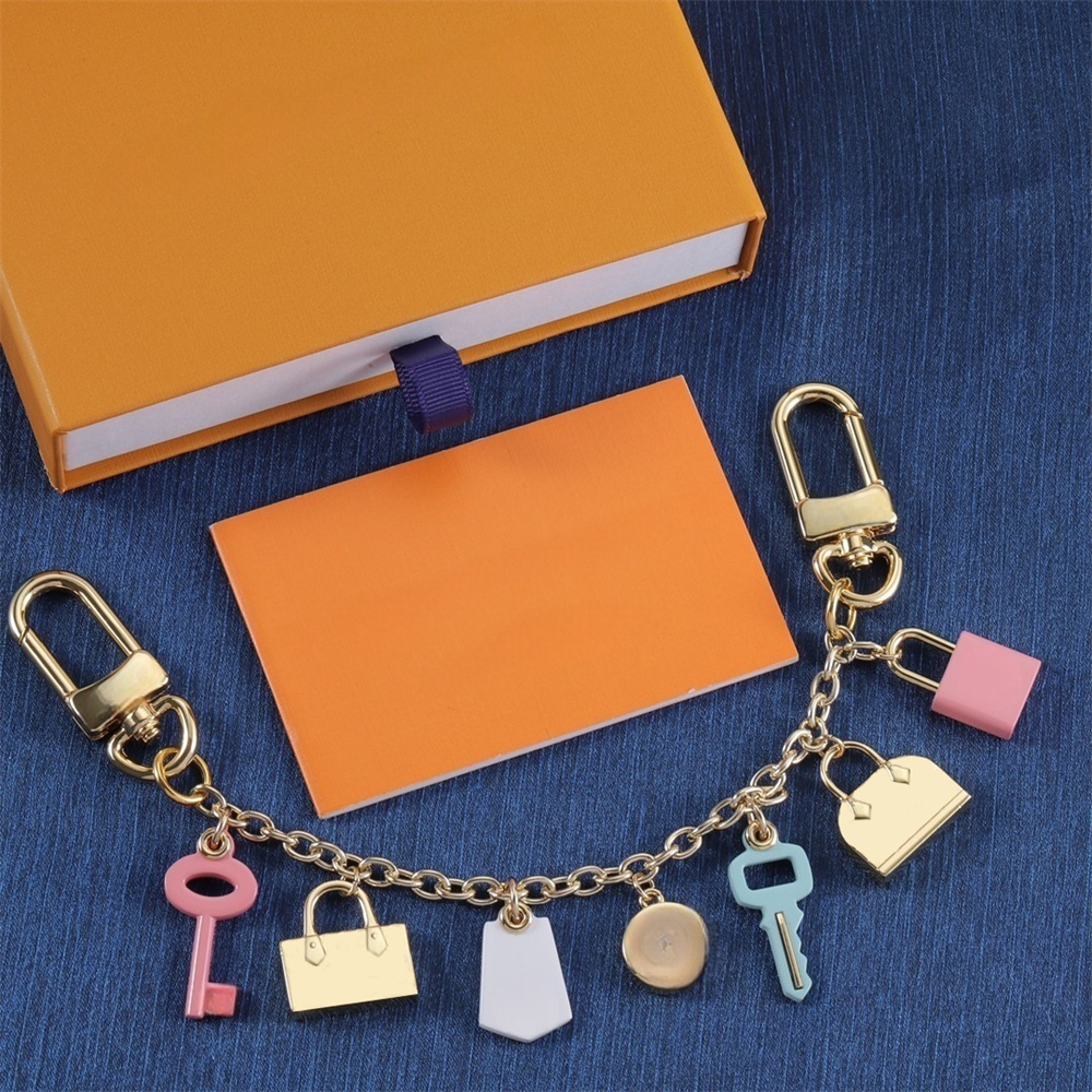 CX625J10 Exquisite Designer Key Chain Womens Mens Fashion Car Keyring Buckle Keychains Handmade Leather Men Women Bags Pendant Accessories-image-1063577786