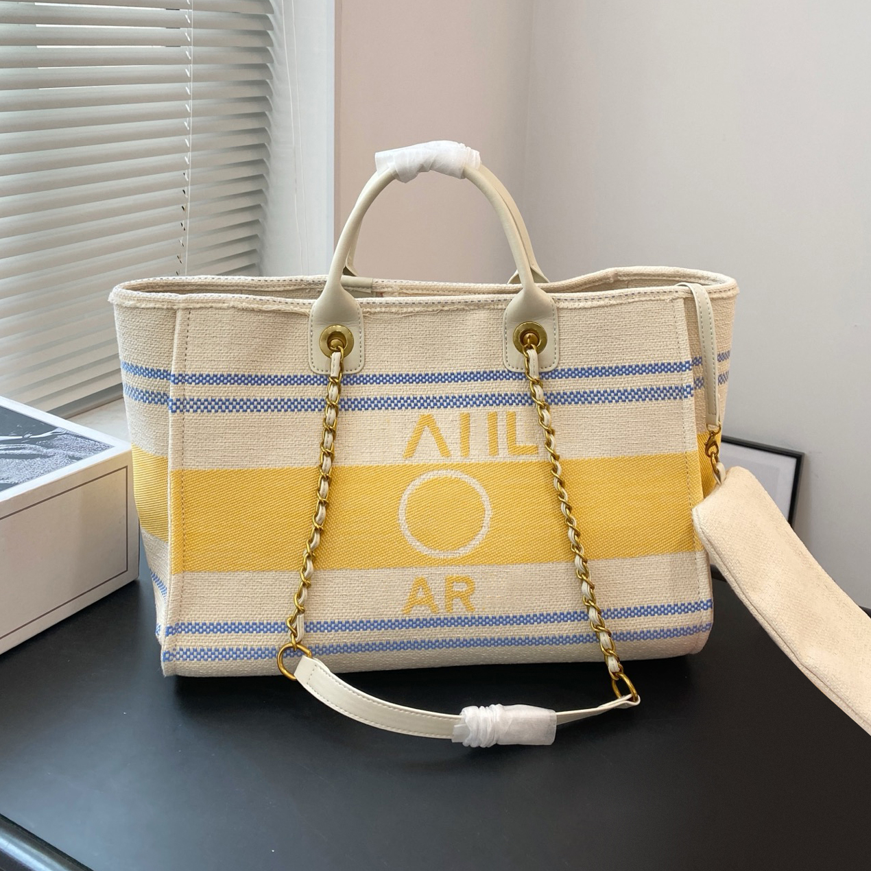 Womens Designer Denim Beach bag Tote For Travel Fashion Luxury handbag Women Large Shoulder crossbody bags designer weekend bag Trendy denim tote ba