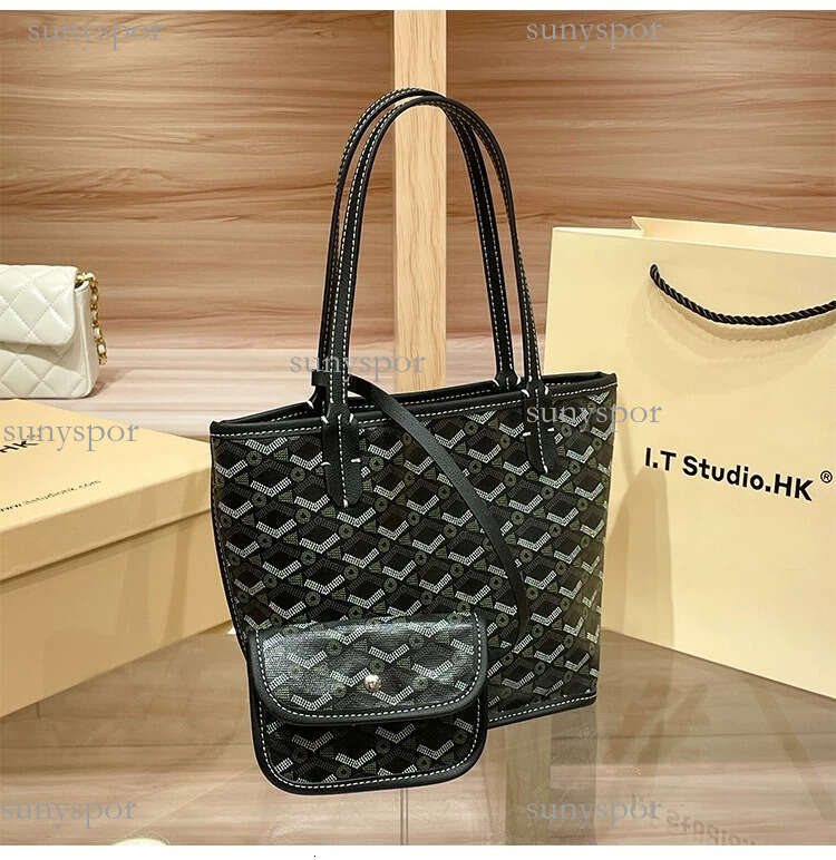Stylish Large Capacity Shoulder Bag for Women's Autumn Winter Fashion