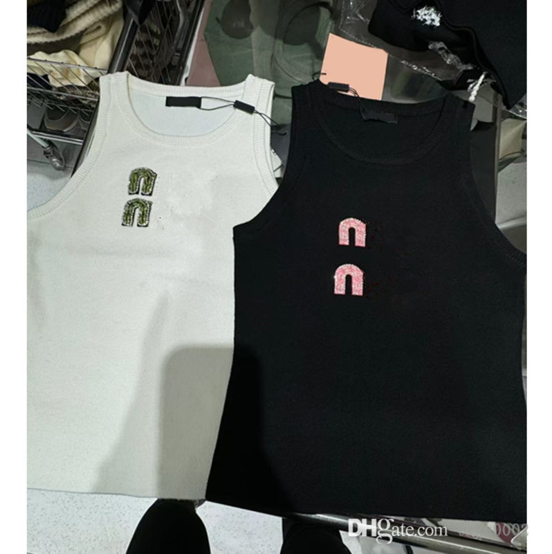 Femmes Designer T-shirt 2026 Nouvelle Mode M Strass Nail Perle Lettre Correcte Gilet Fille Chaude T-shirt Sans Manches Marque Tendance Top 4 Coul