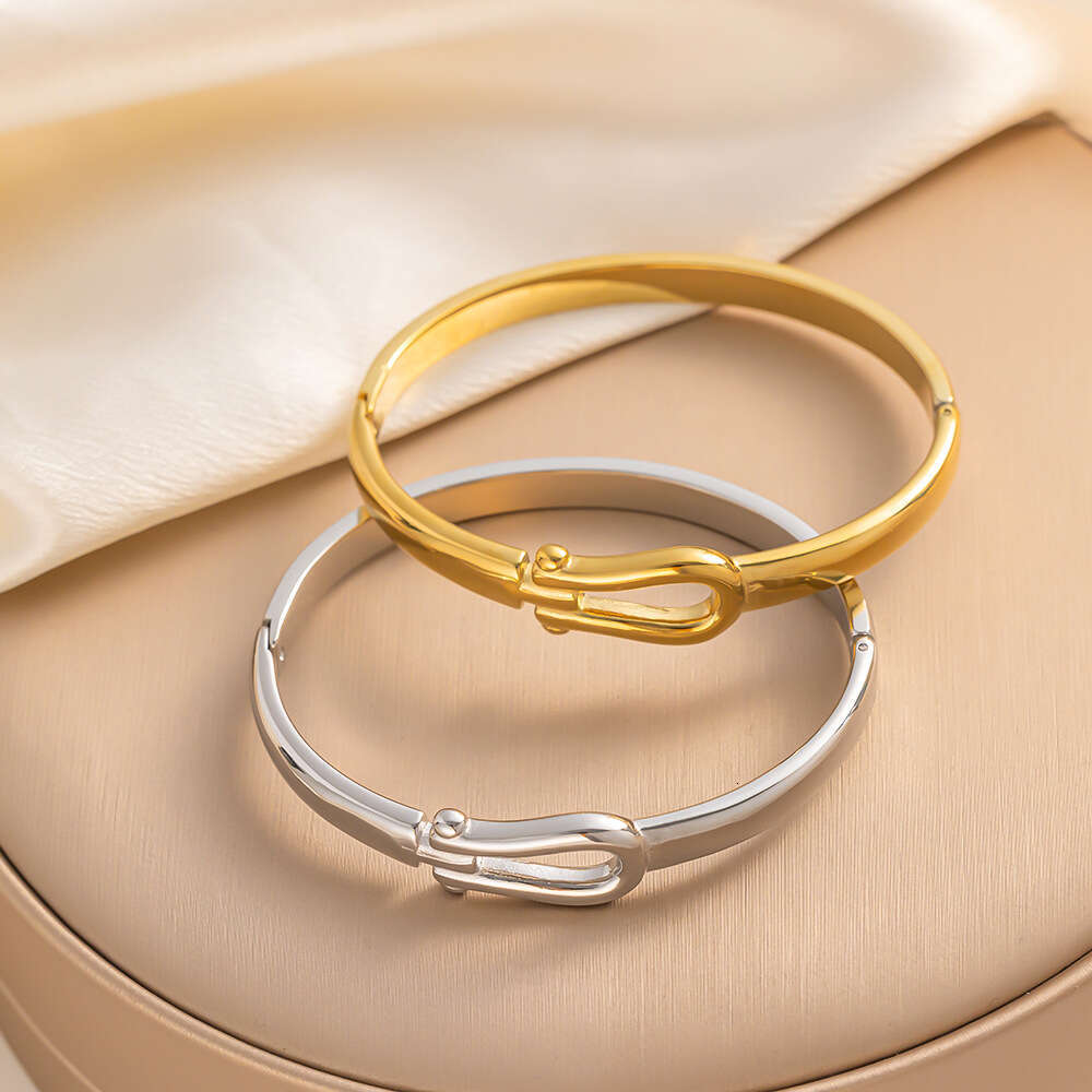 designer bracelet femmes Bijoux de luxe Designer Titane Extrêmement simple Boucle en fer à cheval en forme de U Vente chaude Bracelet en acier in