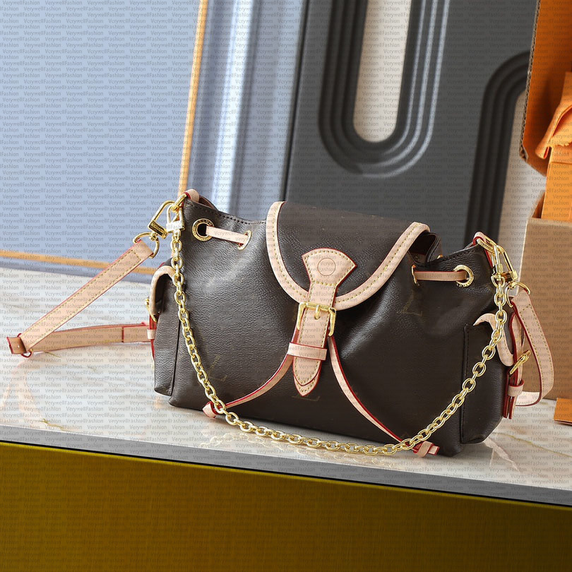 Odyssee Luxury Designer Heritage Tote Sac Signature enduit en cuir Trim de cuir amovible Boucles Gold Pouches latérales Essentials transportent