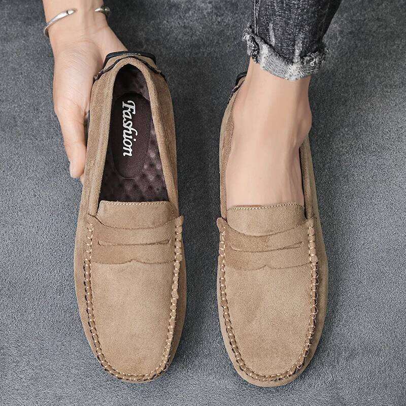 Boat Men 2025 Nouvelle mode conduisant des mocassins décontractés de marche chaussures de baskets masculines