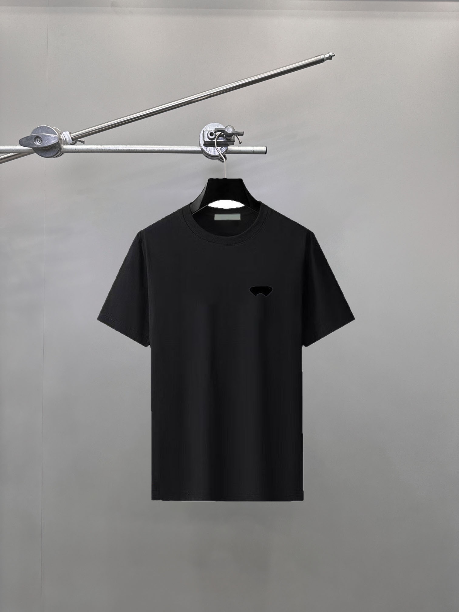 Men&#039;s T-shirt designer black and white short sleeved high-end high-quality men&#039;s embroidered letter pattern 100% pure cotton POLO shirt-image-940670802